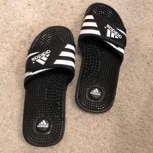 Adidas adissage sandals black